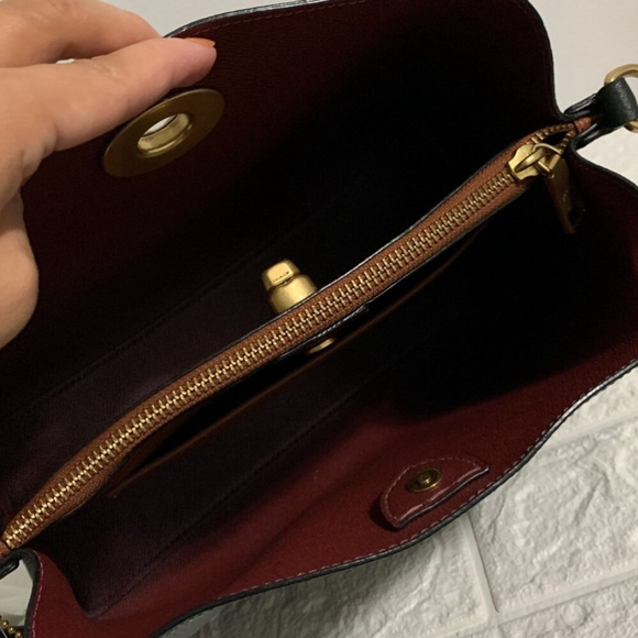 BNWT Coach Willow C2590 Brass/Amazon Green Multi Shoulder Bag In Colorblock - Picture 5 of 9